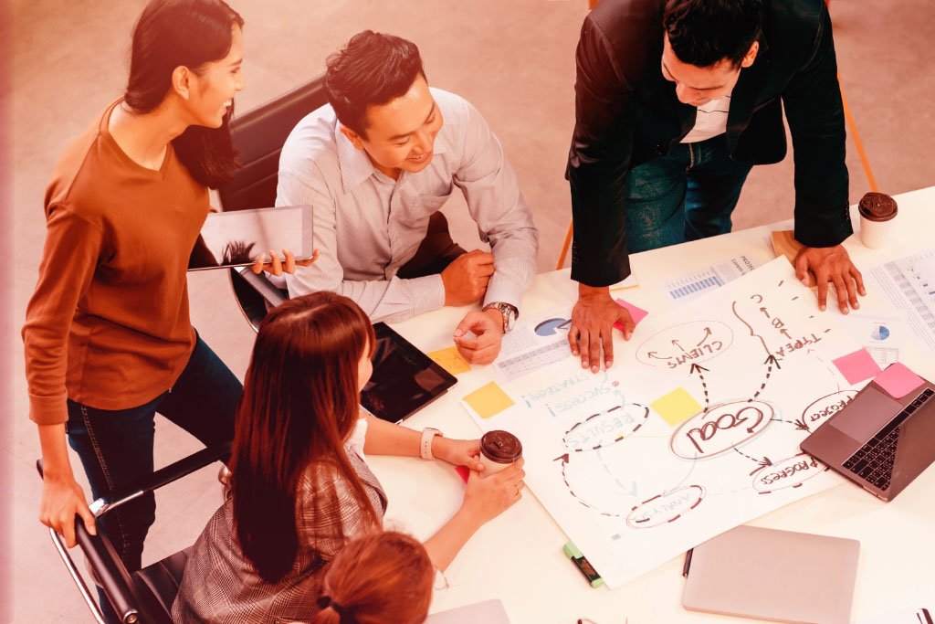 At this step, we let the user use the prototype and give feedback on their experience. 
